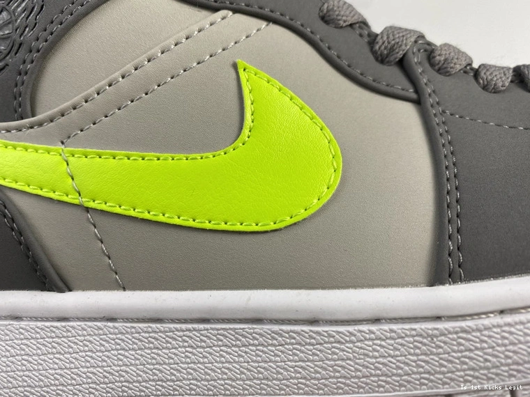 Mid 1 Volt 554724-072  Gunsmoke Jordan 0520